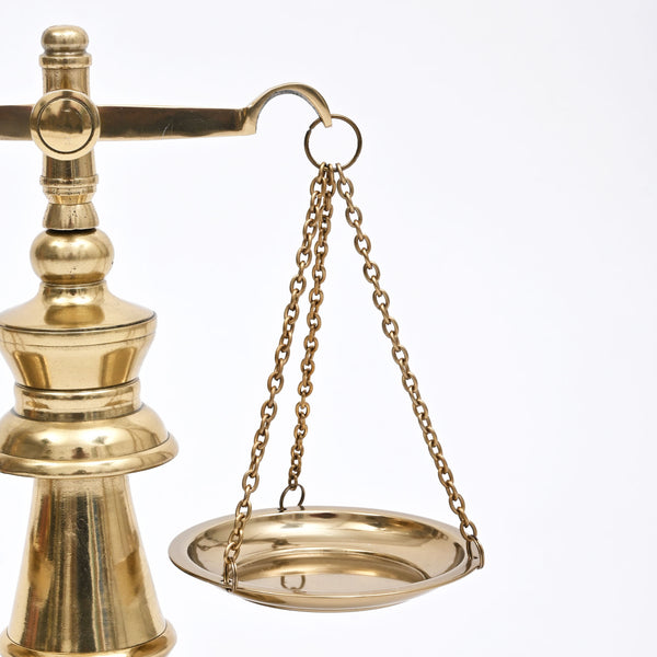 Balance de laboratoire dorée de style antique | Décoration de bibliothèque et de bureau