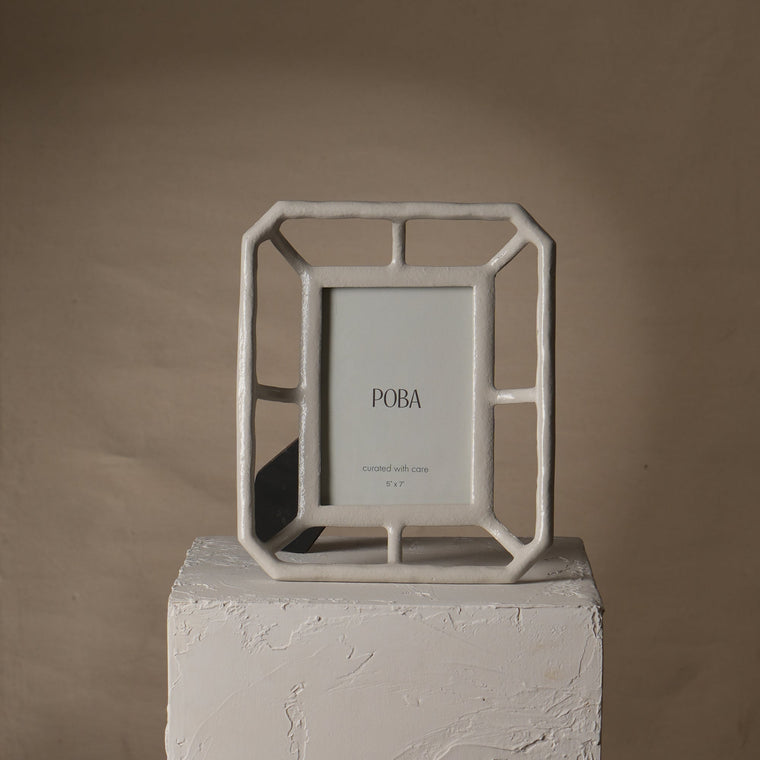 Modern Mesh 5x7 Photo Frame – Stylish Desk & Shelf Décor