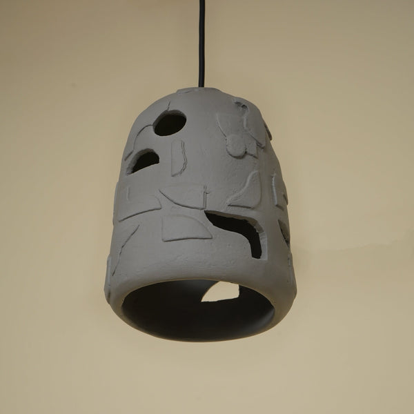 Suspension Petros – Luminaire suspendu artisanal en papier mâché gris moderne