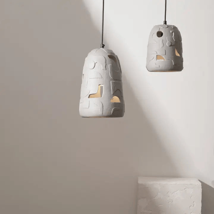 Suspension Petros – Luminaire suspendu artisanal en papier mâché gris moderne