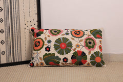 Coussin en coton brodé floral avec rembourrage 35 × 60 cm