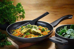 B.Green Cooking Pot with Glass Lid Ø 24 cm