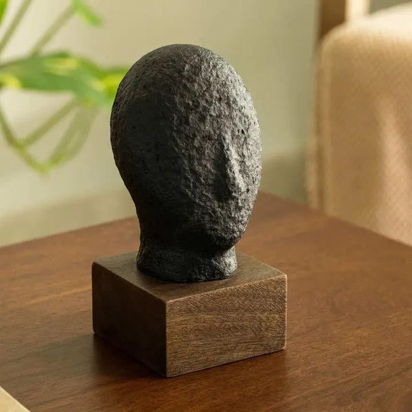 Sculpture visage calme fabriquée à la main en Ecomix - Décoration d'intérieur moderne, écologique et noire mate | Ornement de table serein