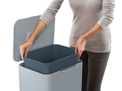 Totem Max 60-liter Trash Can Editions Sky