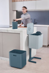 Totem Max 60-liter Trash Can Editions Sky