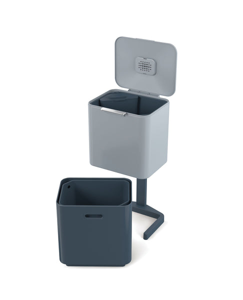 Totem Max 60-liter Trash Can Editions Sky