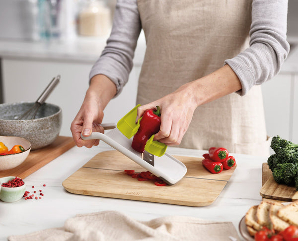 Mandoline with multi-hand protection
