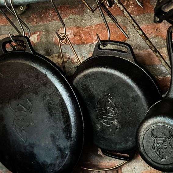 Cast Iron Skillet with Handles 30 cm
