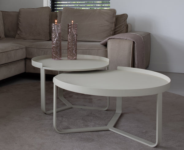 TABLE BASSE EN MÉTAL