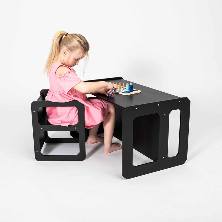 Montessori tafel- en stoeltjesset voor het spenen