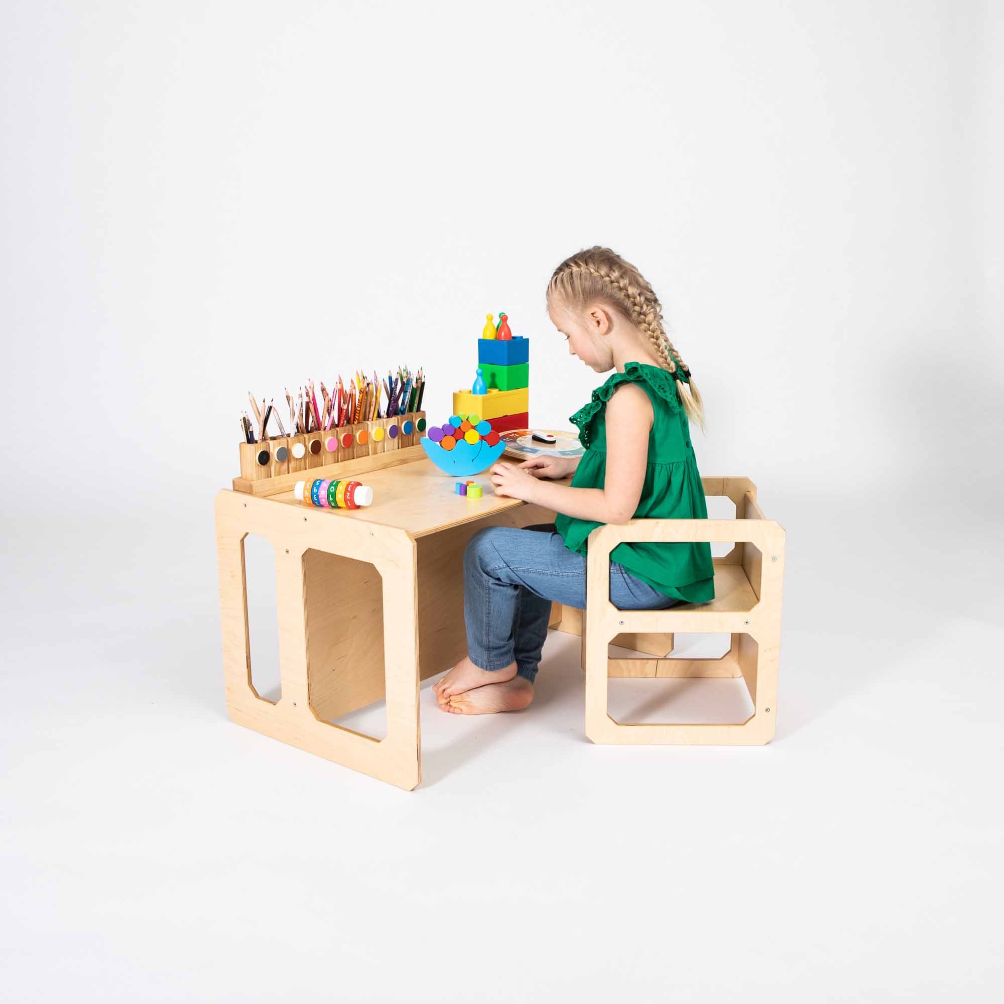 Montessori tafel- en stoeltjesset voor het spenen