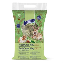 BUNNY NATURE FRESHGRASS HAY CUCUMBER / RED CORNFLOUR 500 G